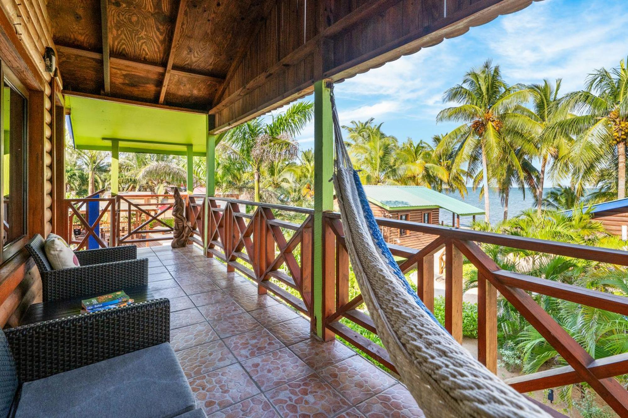 Coconut Row Boutique Hotel ホプキンズ エクステリア 写真