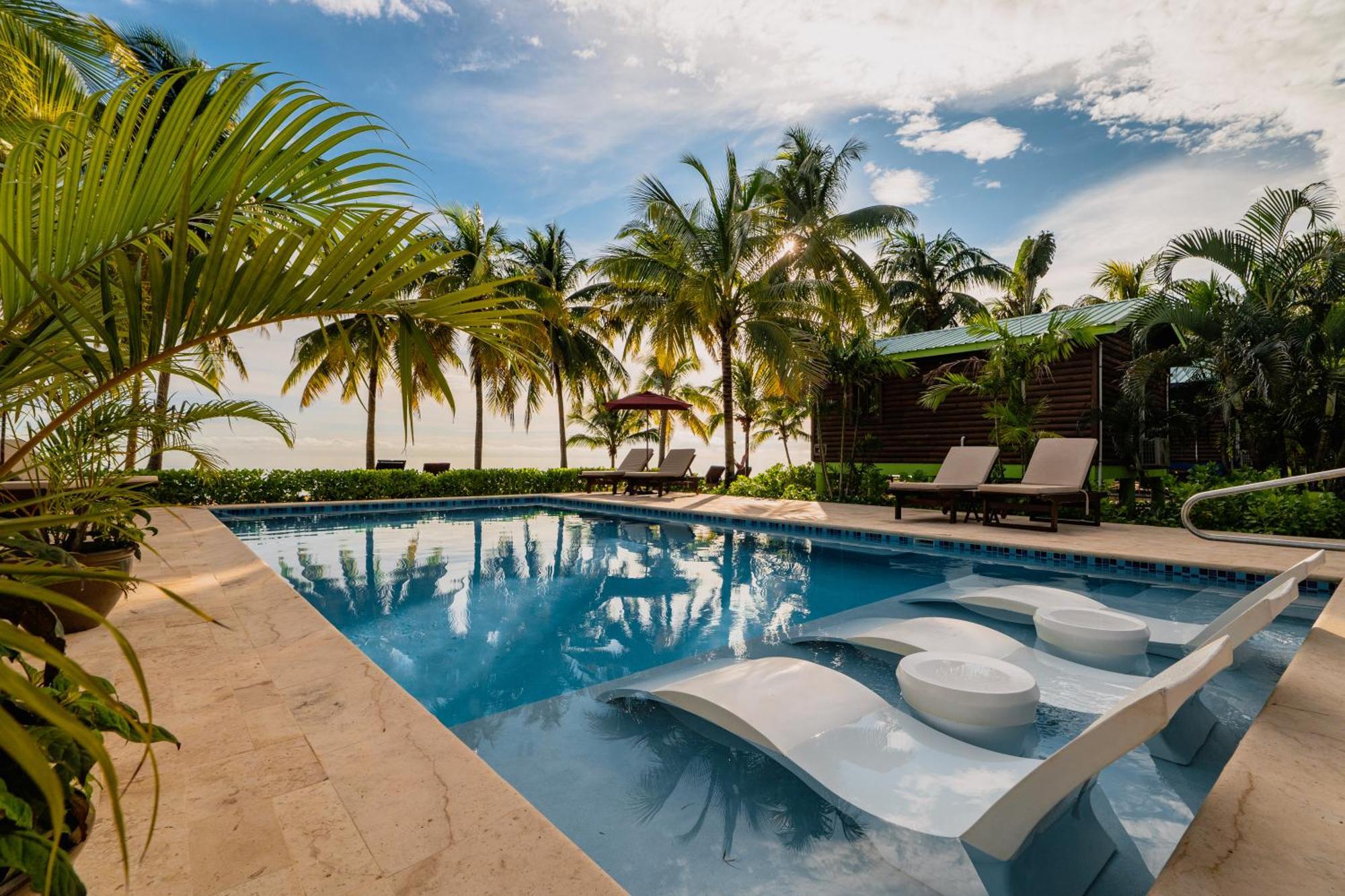 Coconut Row Boutique Hotel ホプキンズ エクステリア 写真